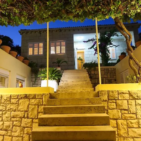Apartments Villa Orebic Apartment *